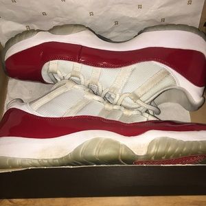 Jordan 11 cherry/ university red REFURBISHED